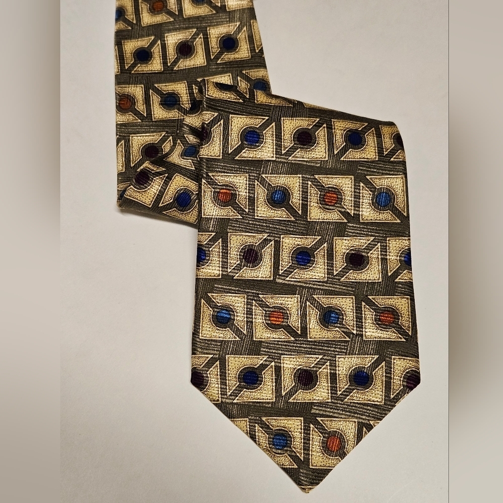 Alexander Julian colorful gold tone men  silk neck tie USA made